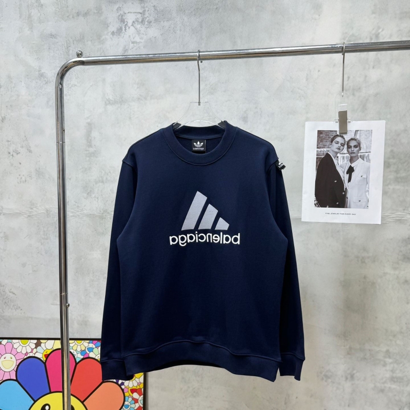 Ba*len*cia*ga hoodies